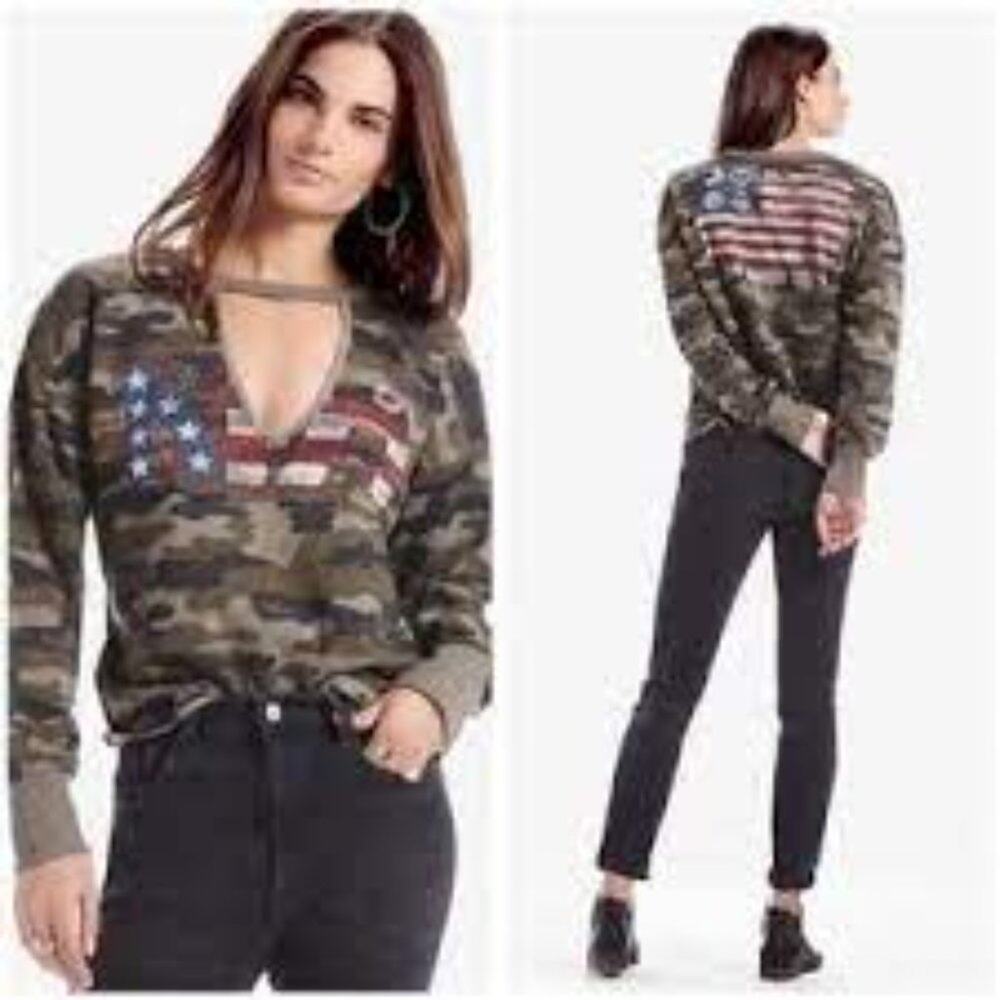 Lucky Brand Kiss Camo Cut Out Graphic Long Sleeve Sweatshirt Size Small